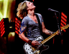 Autographed item – Keith Urban – Keith Urban signed photograph