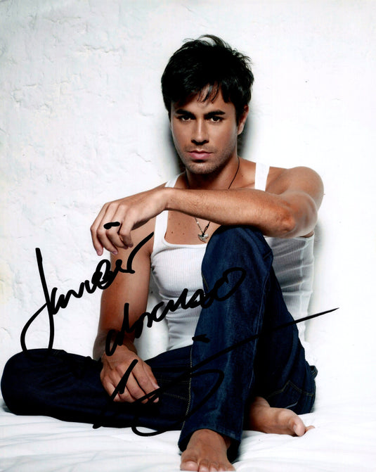 Autographed item – Enrique Iglesias – Enrique Iglesias signed photograph