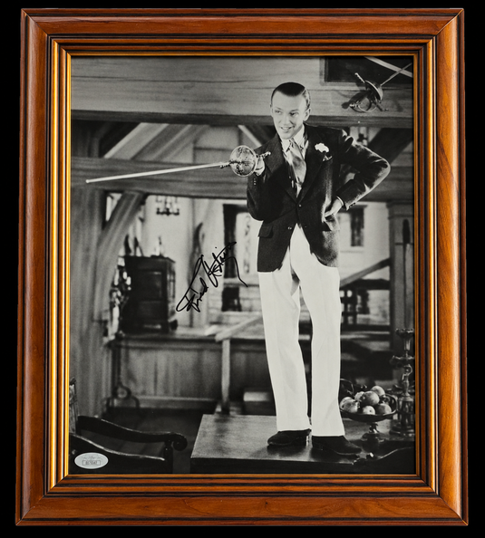 Autographed item – Fred Astaire – Autographed photograph