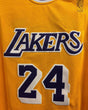 Autographed item – Kobe Bryant – Los Angeles Lakers #24 Mitchell & Ness Hardwood Classics signed gold jersey – 2007–08